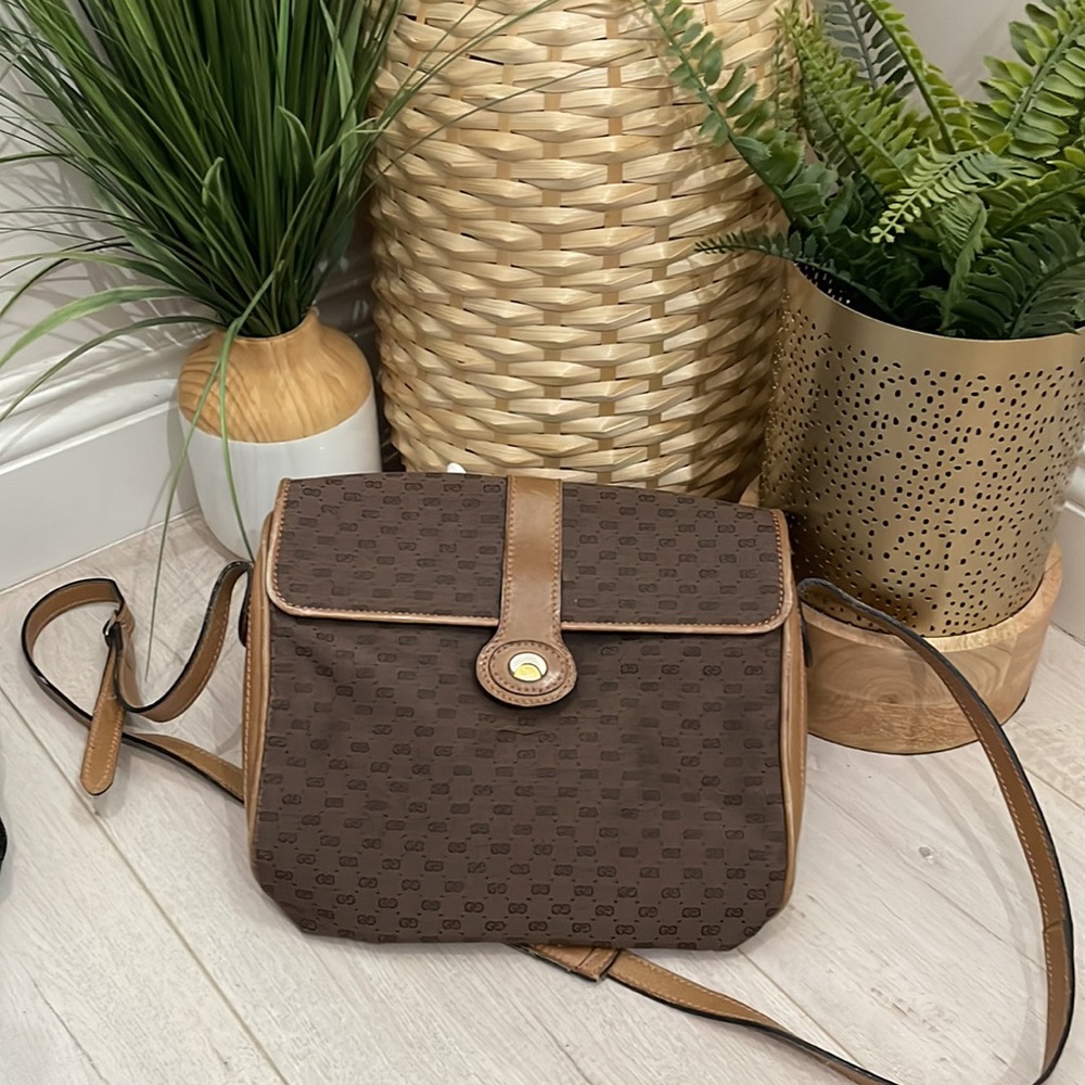 Auth Vintage Gucci leather & fabric adjustable shoulder bag